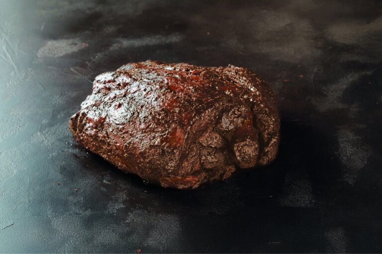 Schweineschulter Boston Butt von Smoke BBQ, am Stück geräuchert, mit rotbrauner Kruste